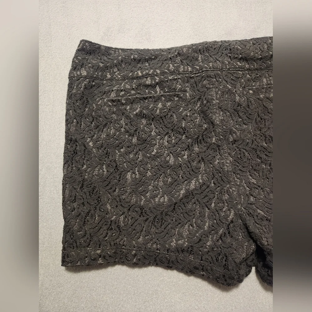 One 5 One Size 20W Black Lace Shorts
